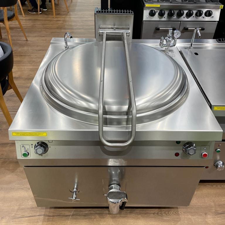 Kocioł warzelny RQEIR250 w kuchni